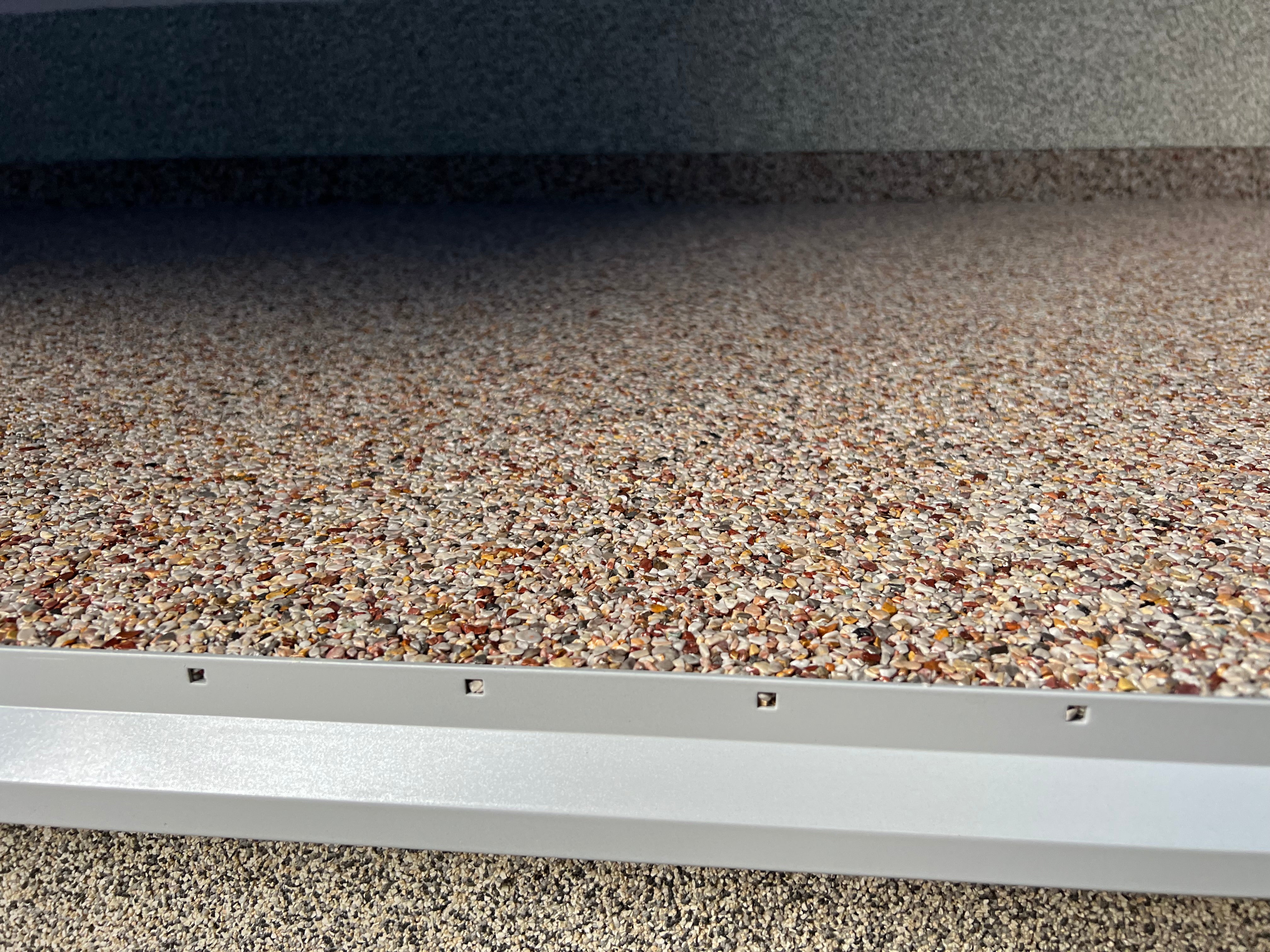 Balkonabschlussprofil Steinteppich Gelocht 3m