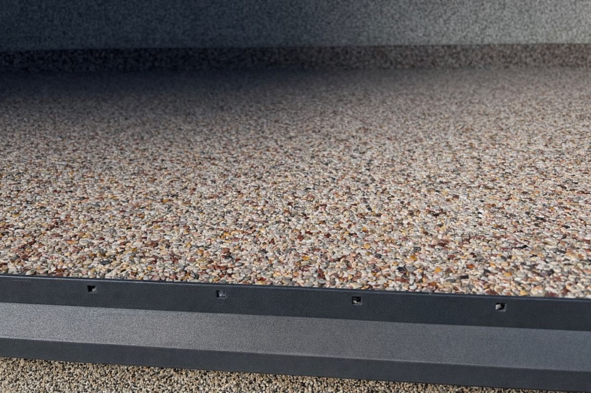 Balkonabschlussprofil Steinteppich Gelocht 3m