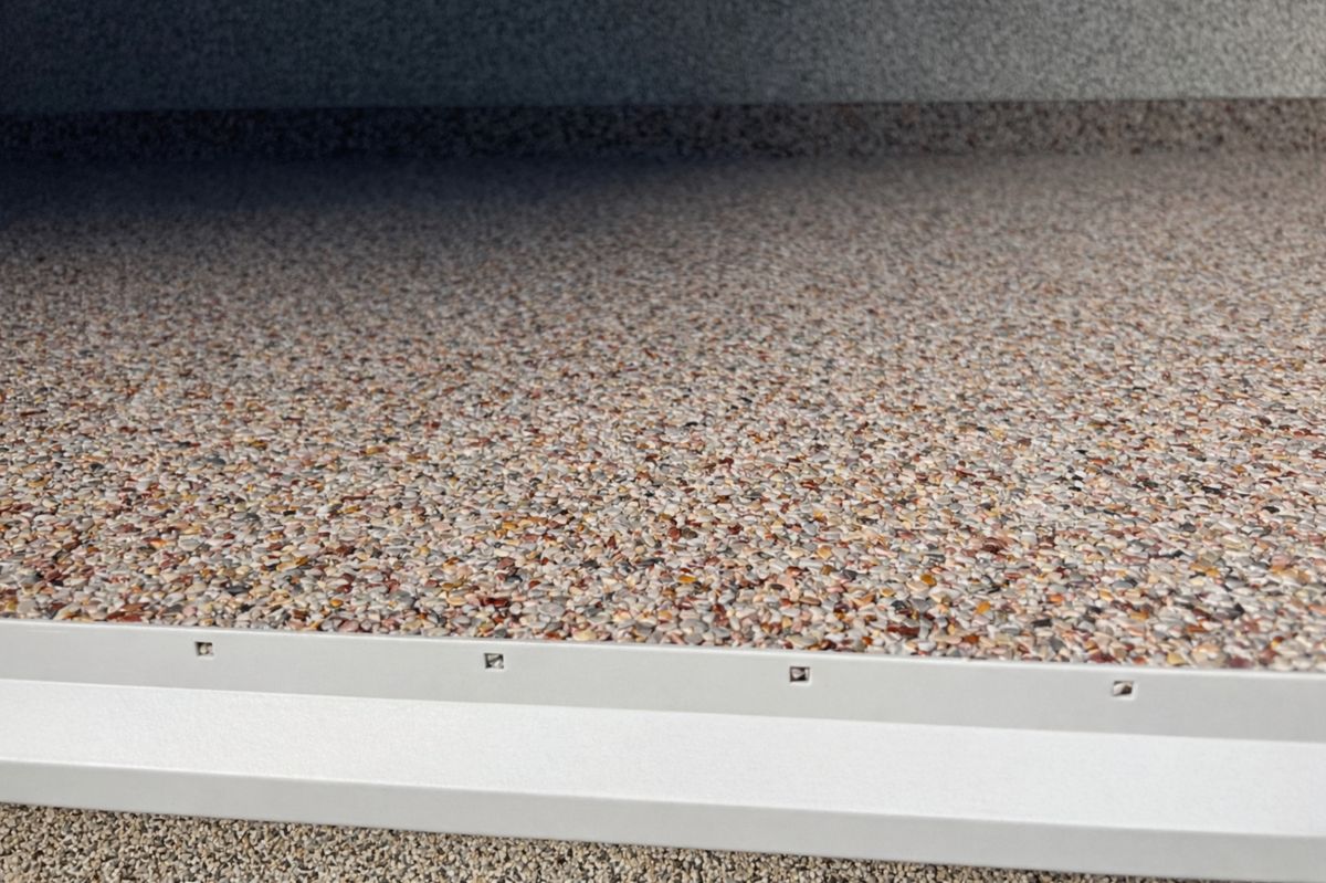 Balkonabschlussprofil Steinteppich Gelocht 3m