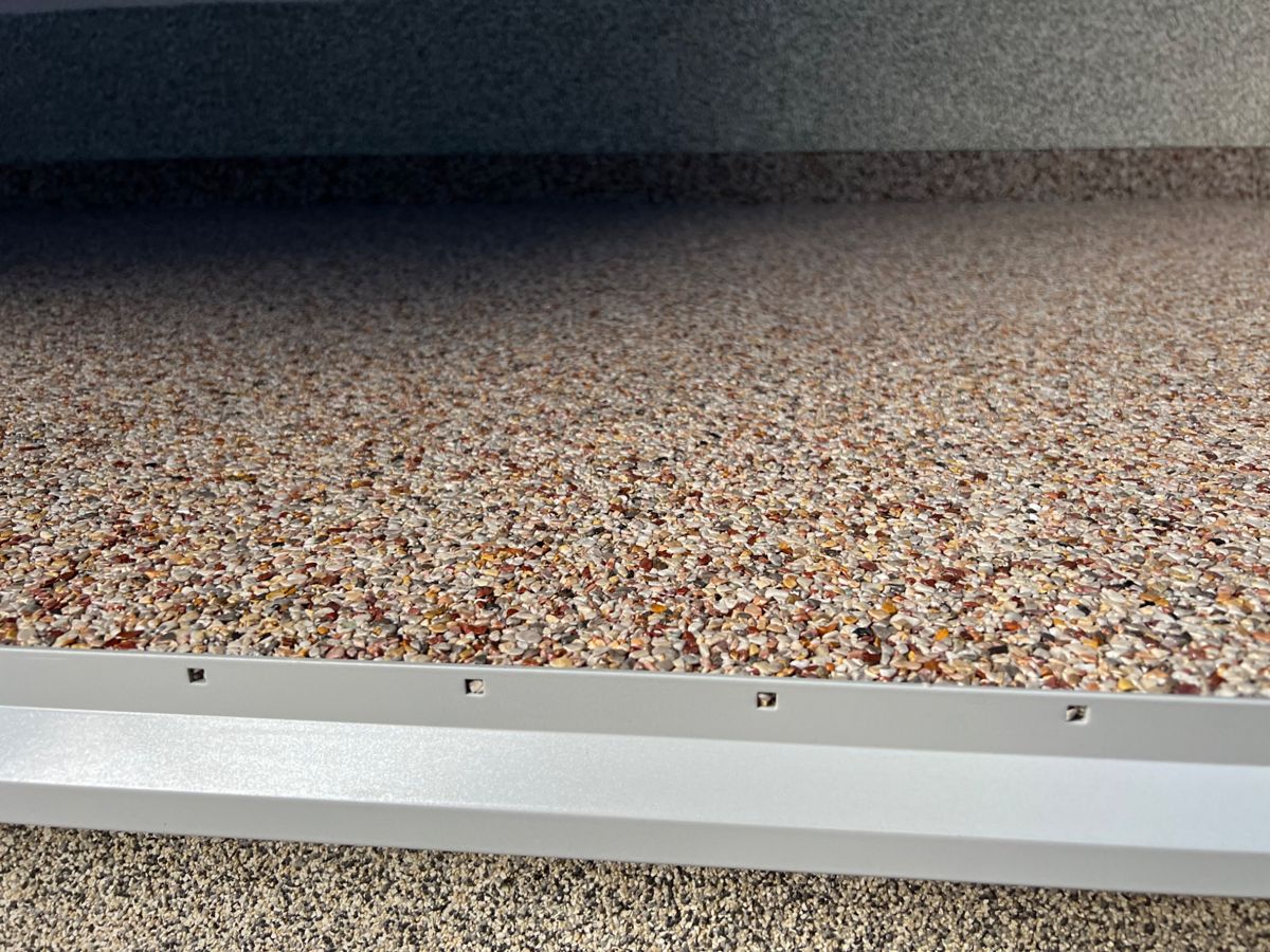 Balkonabschlussprofil Steinteppich Gelocht 3m